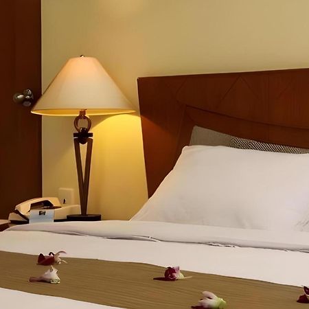 Makassar Golden Hotel Exterior photo