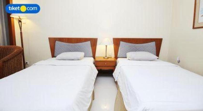 Makassar Golden Hotel Exterior photo