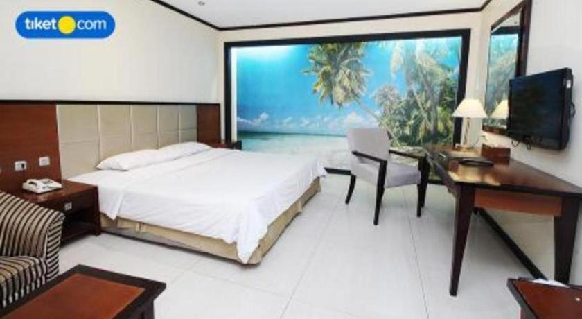 Makassar Golden Hotel Exterior photo
