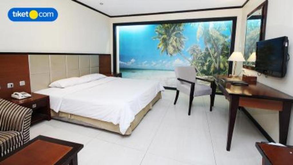 Makassar Golden Hotel Exterior photo