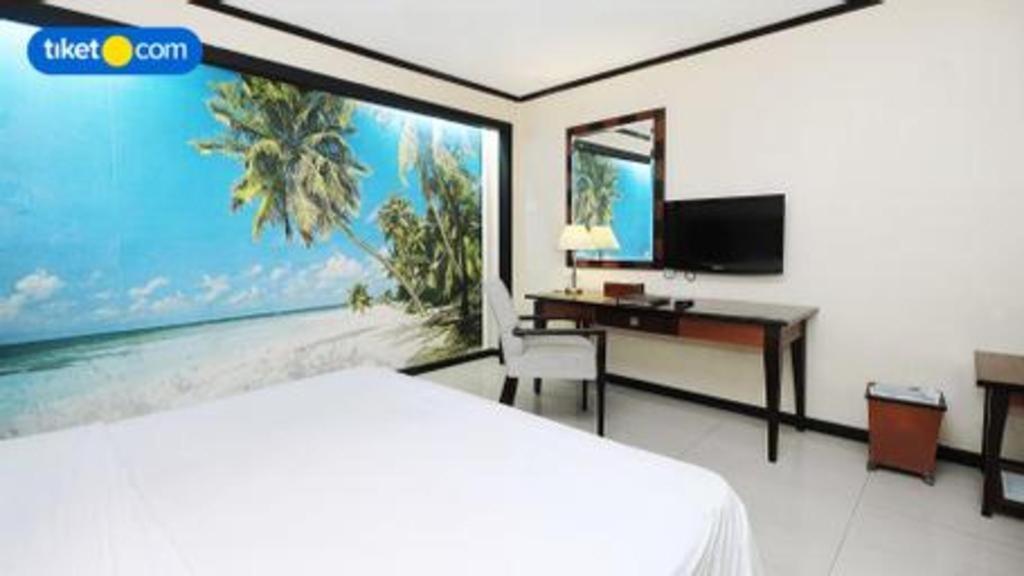 Makassar Golden Hotel Exterior photo